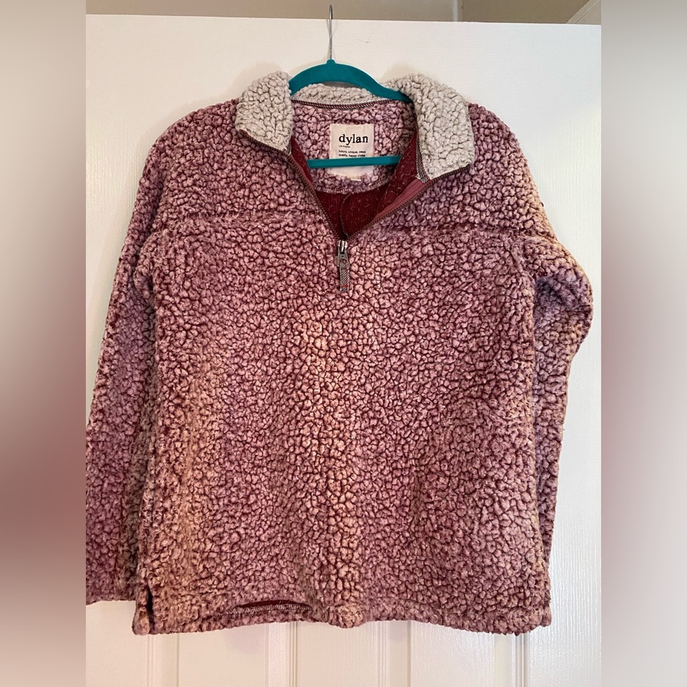 Quarter zip pull over